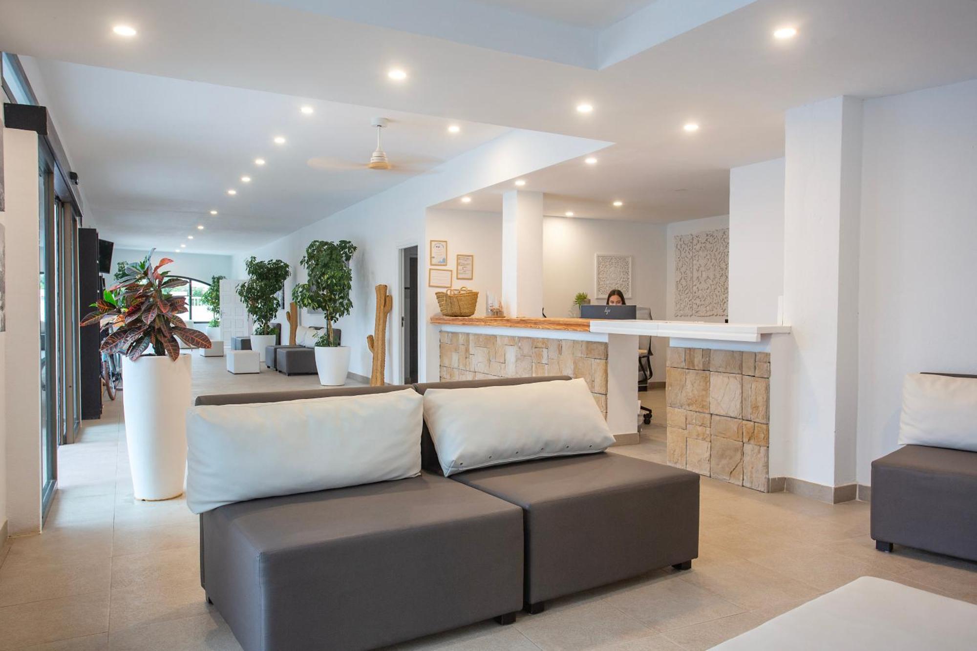 Apartamentos Club Cala Azul Сан-Карлос-де-Перальта Экстерьер фото