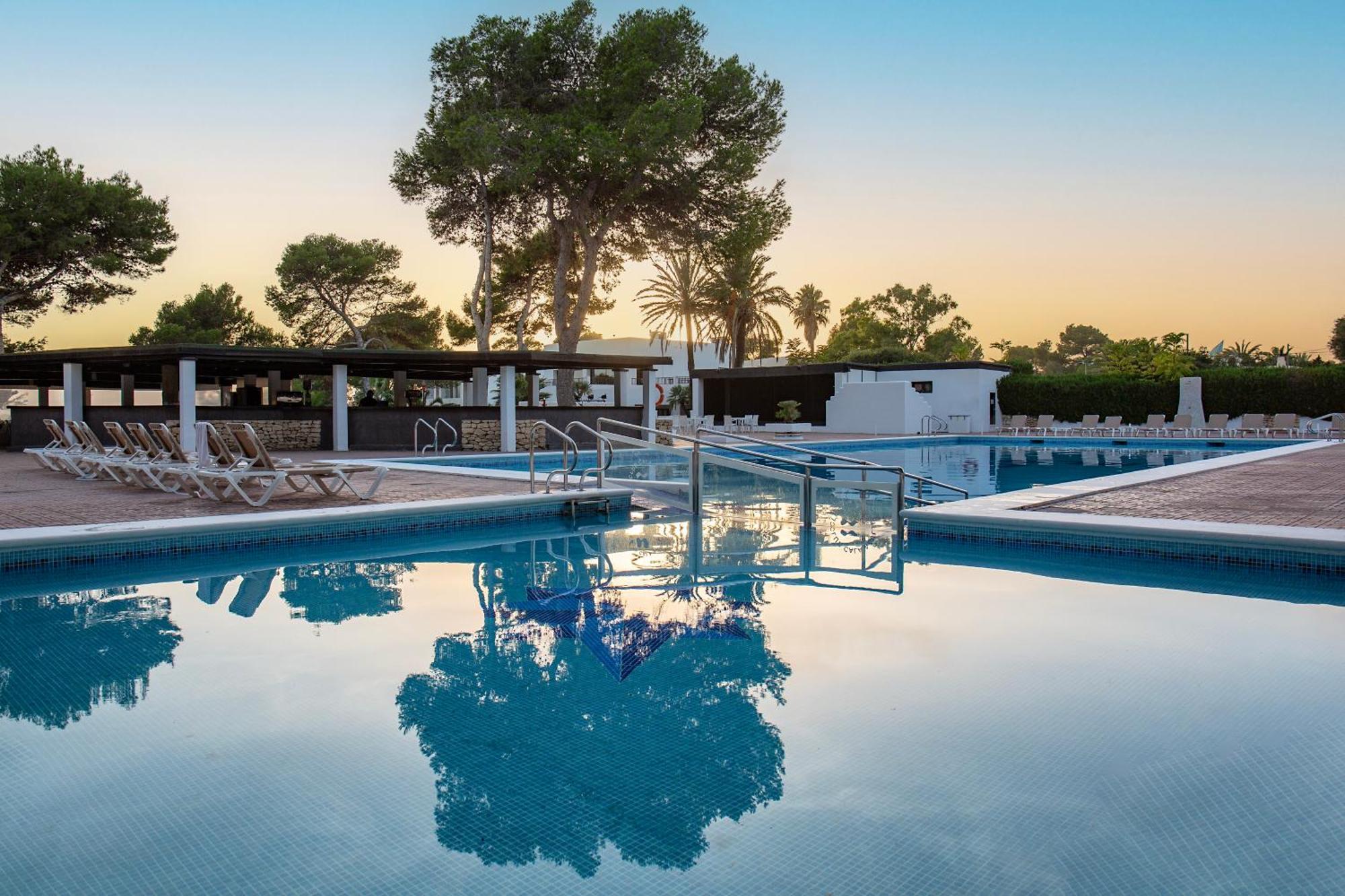 Apartamentos Club Cala Azul Сан-Карлос-де-Перальта Экстерьер фото